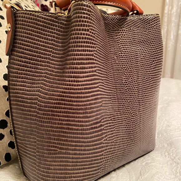Dooney & Bourke Large Barlow Tote Bag Grey - Picture 10 of 12